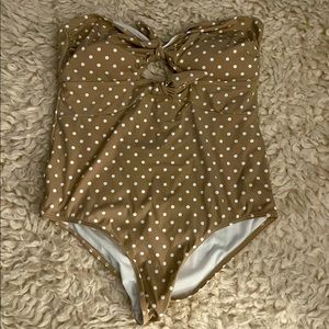 Strapless One-piece bathing suit